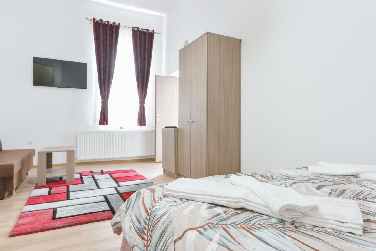 Casa Vlabisa Centru Hotel Клуж-Напока Екстериор снимка